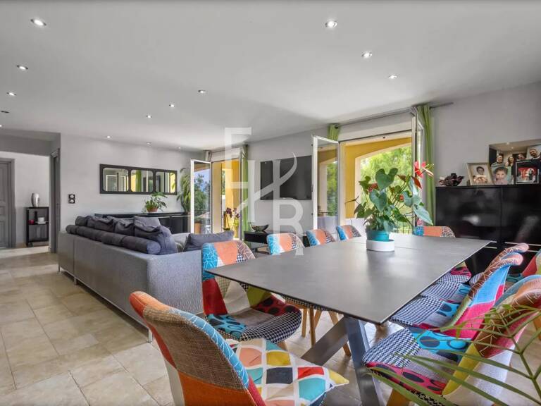Villa 8 P, vue panoramique à Vallauris — photo 1