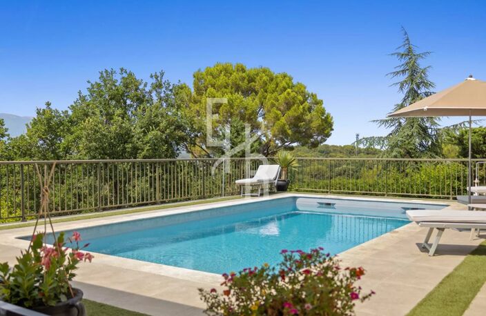 Villa 8 P, vue panoramique à Vallauris — photo 2