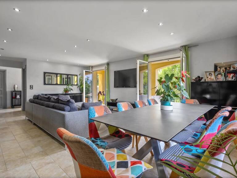 Villa 8 P, vue panoramique à Vallauris — photo 1