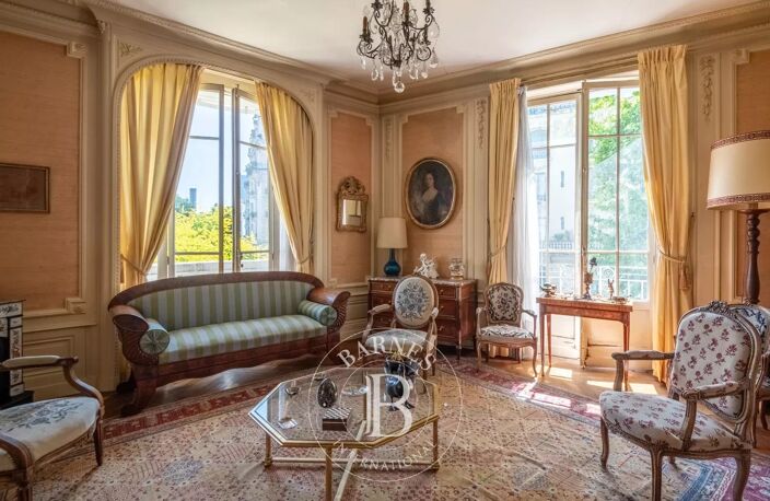 Lyon 6 - Brotteaux - Appartement de 197,74m² - 3 chambres / poss.4 - box fermé - chambre de service et cave — photo 2