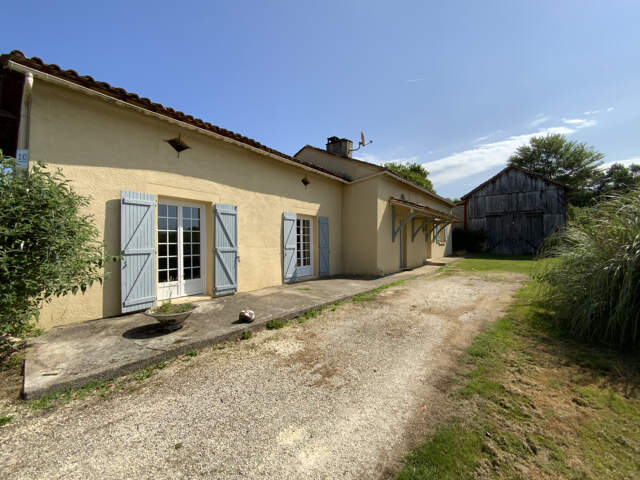 Ensemble immobilier ; longère+séchoir à tabac+dépendance - 4 — photo du bien