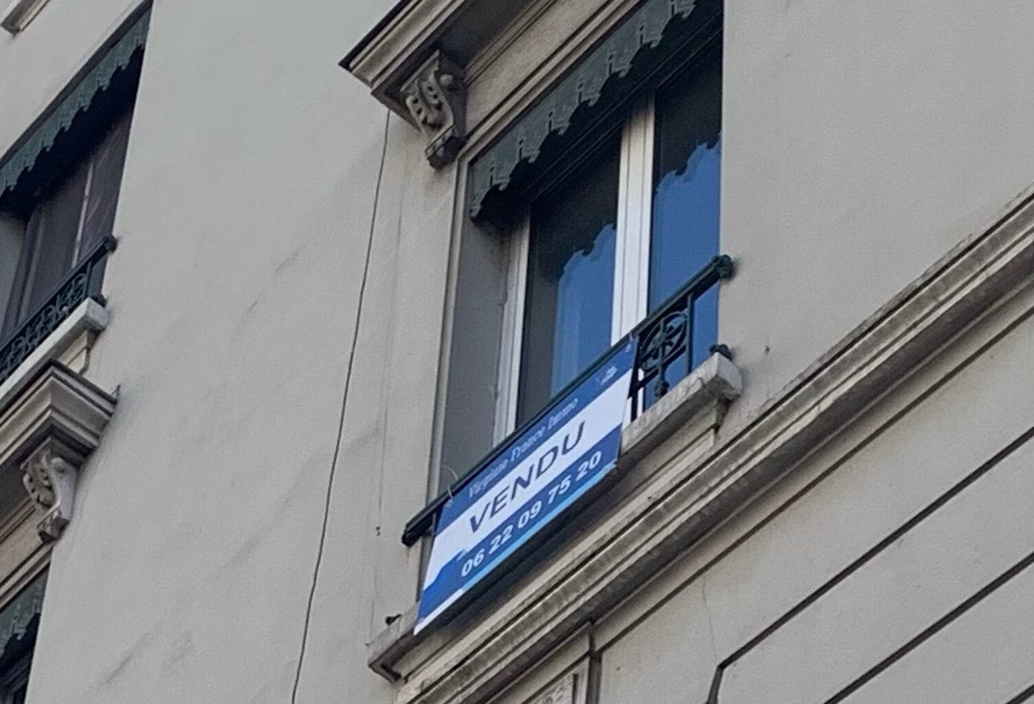 SOUS COMPROMIS - A vendre à Villeurbanne, à deux pas du métr — photo 1