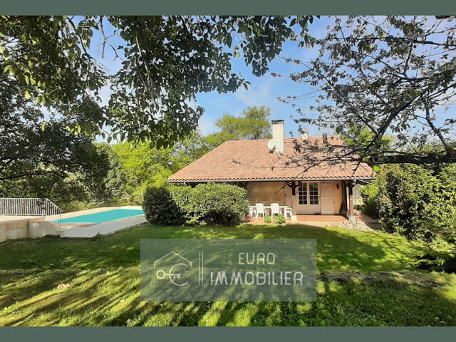 Propriété : 5 chbres, 3 gîtes, piscines, dépendances, 17 ha — photo du bien