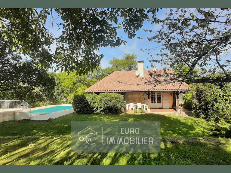Propriété : 5 chbres, 3 gîtes, piscines, dépendances, 17 ha — photo 1