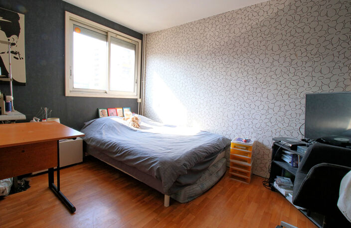 A VENDRE - BEL APPARTEMENT 4 PIECES - GARAGE - BALCON — photo 5