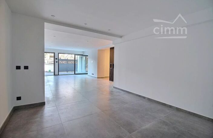 LOFT T2/T3 73 m² + terrasse + parking — photo 2