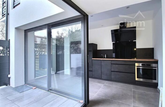 LOFT T2/T3 73 m² + terrasse + parking — photo 4