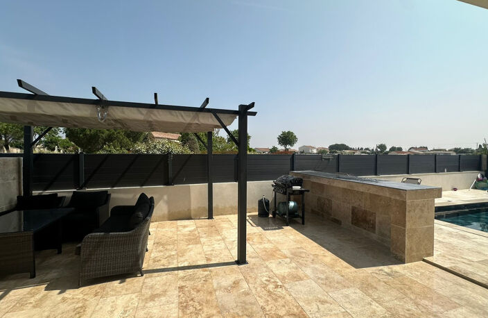 VILLA — photo 2