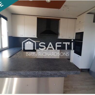 Appartement 5 pièces 143000 €