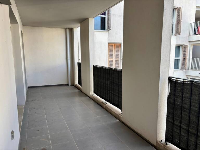 Sans frais d’agence, sans frais de dossier – Grand T4 rénové de 108 m² avec terrasse – Marseille 4e — photo 1