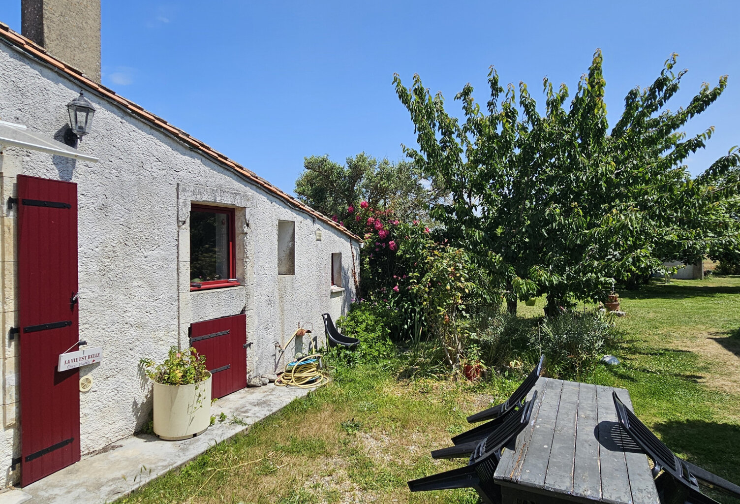Charmante maison de village sur grand jardin clos — photo 1