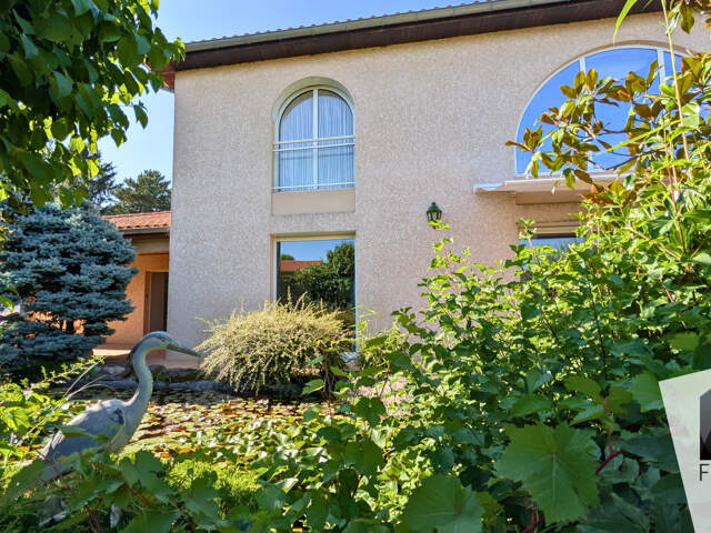 CHARLY - Villa 7 pièces   200 m2   Terrain 1.251 m2   Lotiss — photo du bien