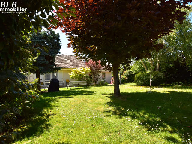 78690 LES ESSARTS LE ROI Belle maison de plain-pied avec les — photo du bien