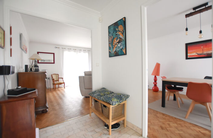 78690 LES ESSARTS LE ROI Belle maison de plain-pied avec les — photo 3