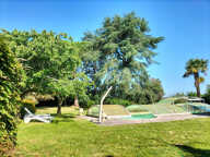 maison esprit manoir avec grand parc et piscine — photo 3