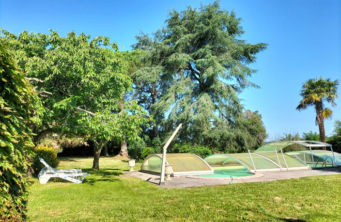 maison esprit manoir avec grand parc et piscine — photo 3