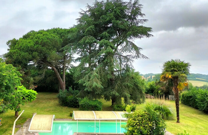 maison esprit manoir avec grand parc et piscine — photo 4