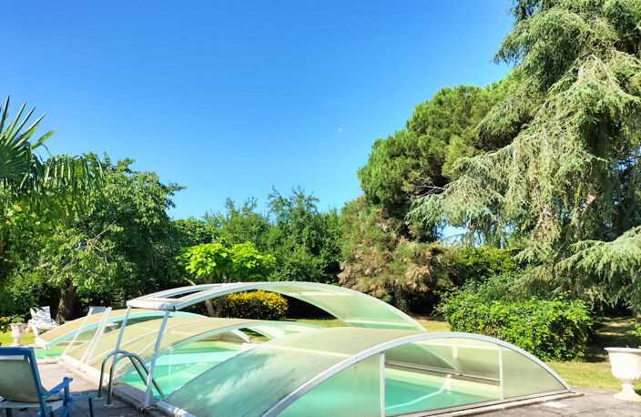 maison esprit manoir avec grand parc et piscine — photo 5