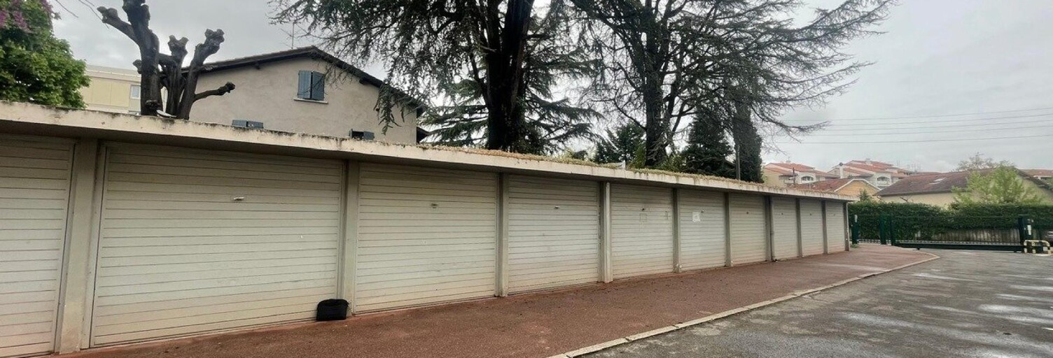 Garage  12 m² à vendre à Bron (69500)