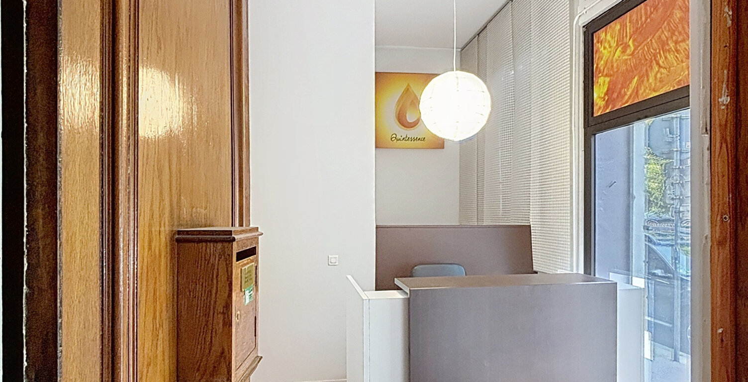 Local professionnel 90 M2 69003 LYON — photo 1