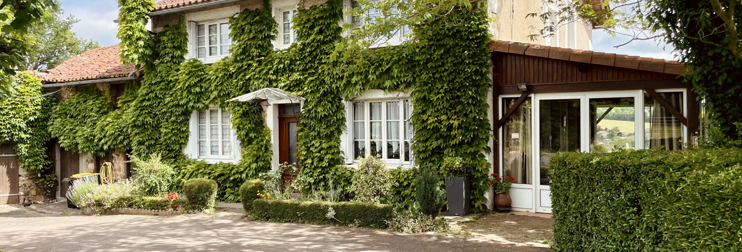 Maison 6 Pièces 157 m² à vendre à Terres-de-Haute-Charente (16270)