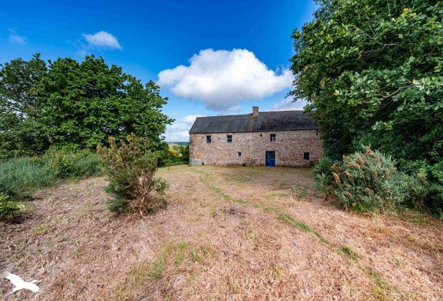 Maison en pierre de 7 pièces principales — photo 1