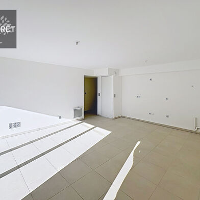 Appartement 3 pièces 990 €