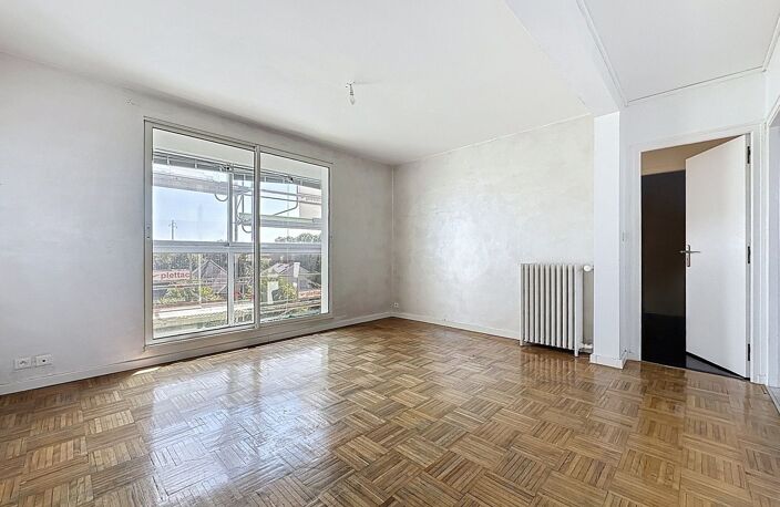 A VENDRE - APPARTEMENT avec BALCON proche place du commerce — photo 2