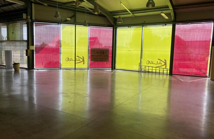 Cellule Commerciale de 1000 m² à Louer – Plain-Pied avec Accès Fonctionnels — photo 2