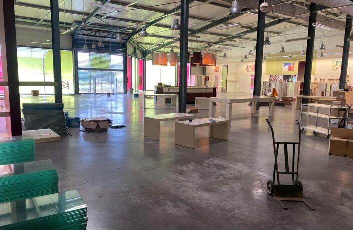 Cellule Commerciale de 1000 m² à Louer – Plain-Pied avec Accès Fonctionnels — photo 5