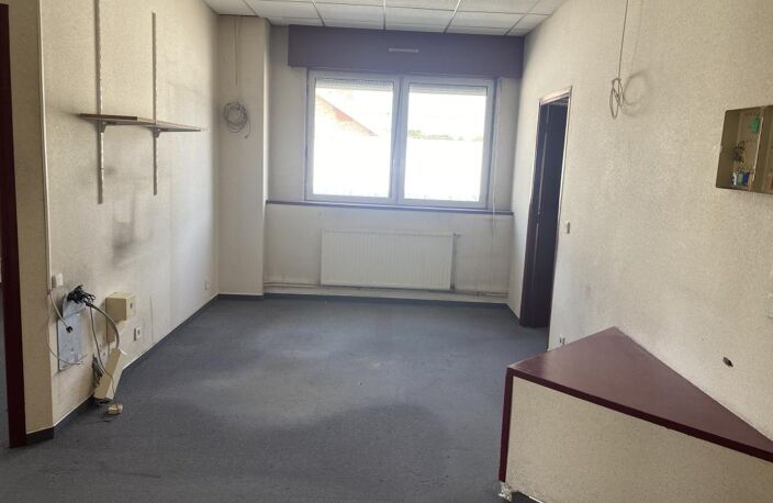 Bureaux à louer – Espace commercial Saint-Marc (face au bowling du Rouergue) — photo 3
