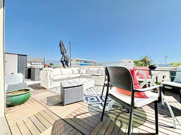 Cannes plage du Midi — 2 appartements 158 m² face mer — photo 1