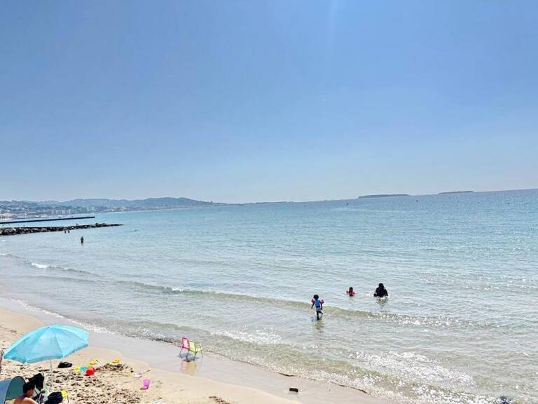 Cannes plage du Midi — 2 appartements, 3 parkings — photo 1