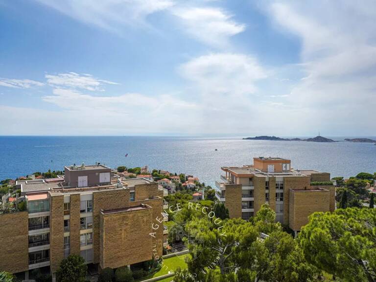 APPARTEMENT T4 AVEC TERRASSE ET VUE MER PANORAMIQUE  - CORNICHE — photo 1