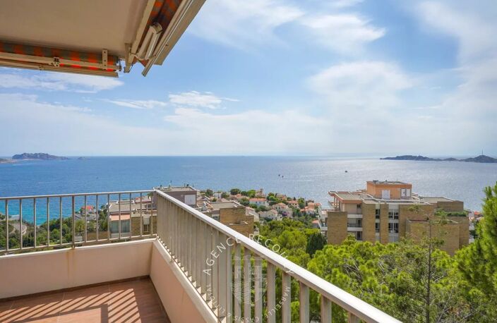 APPARTEMENT T4 AVEC TERRASSE ET VUE MER PANORAMIQUE  - CORNICHE — photo 3