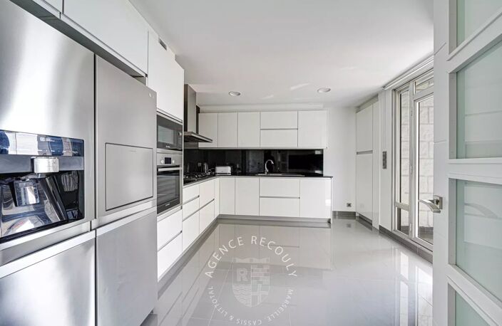 APPARTEMENT T4 AVEC TERRASSE ET VUE MER PANORAMIQUE  - CORNICHE — photo 5