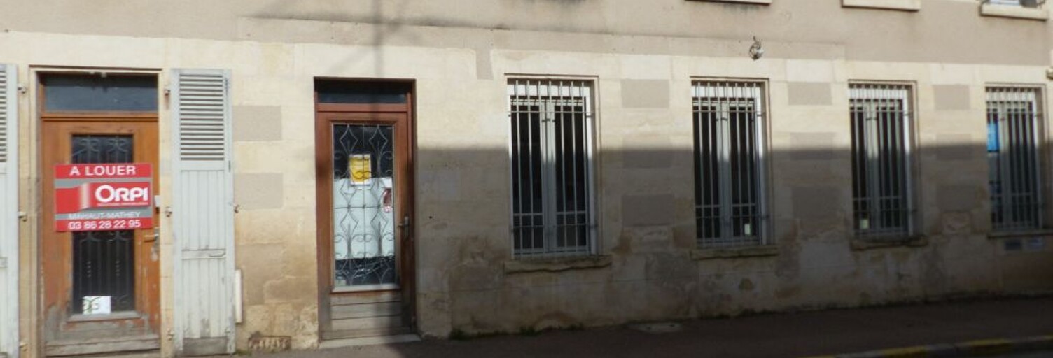 Bureau  81 m² à louer à Donzy (58220)