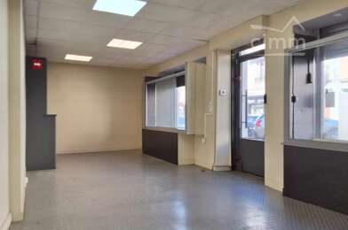 Bureau 3 pièces 590 €