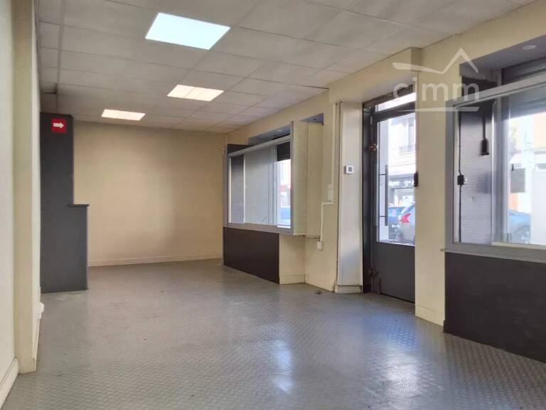 BUREAU/ LOCAL COMMERCIAL à LOUER à ST RAMBERT D'ALBON — photo 1