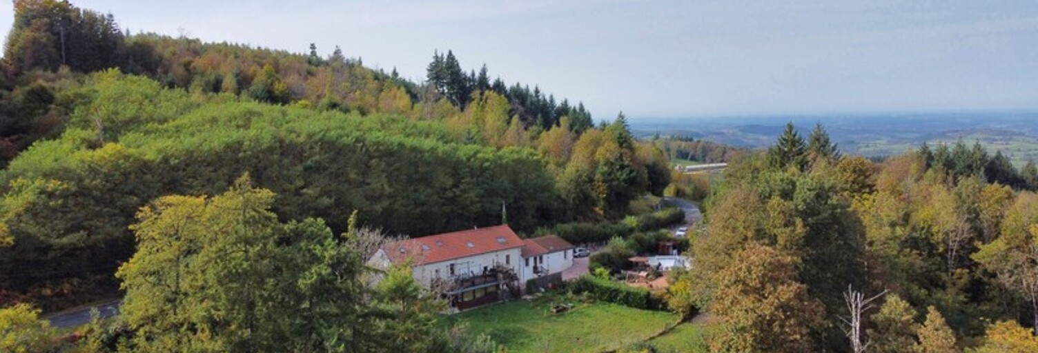 Maison 10 Pièces 241 m² à vendre à Châtel-Montagne (03250)