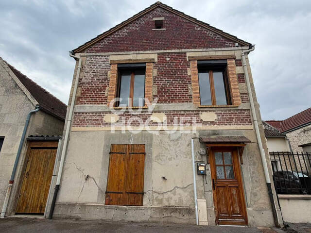 Charmante Maison à Vendre à Saint Sauveur - Idéale pour Investisseurs — photo du bien