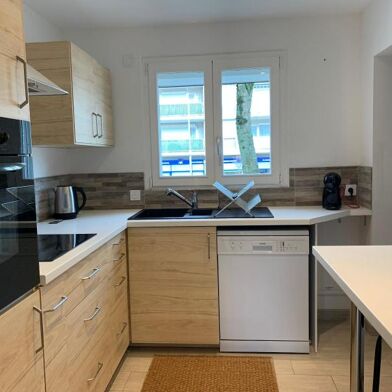 Appartement 5 pièces 1235 €