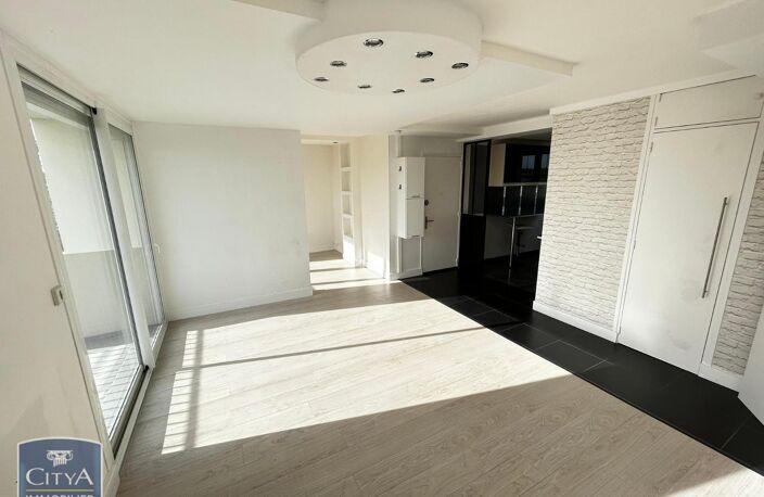 Location appartement 4 pièces 65 m² à Cholet (49300) — photo 2