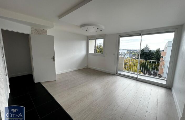 Location appartement 4 pièces 65 m² à Cholet (49300) — photo 4