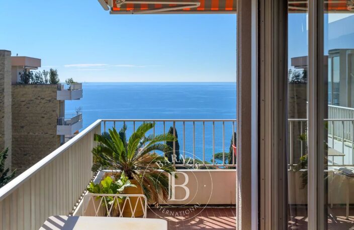 VENTE - MARSEILLE - 13007 - APPARTEMENT - TYPE 4 - VUE MER — photo 2
