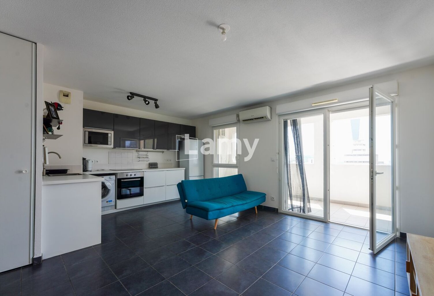 Appartement + PARKING  — photo 1