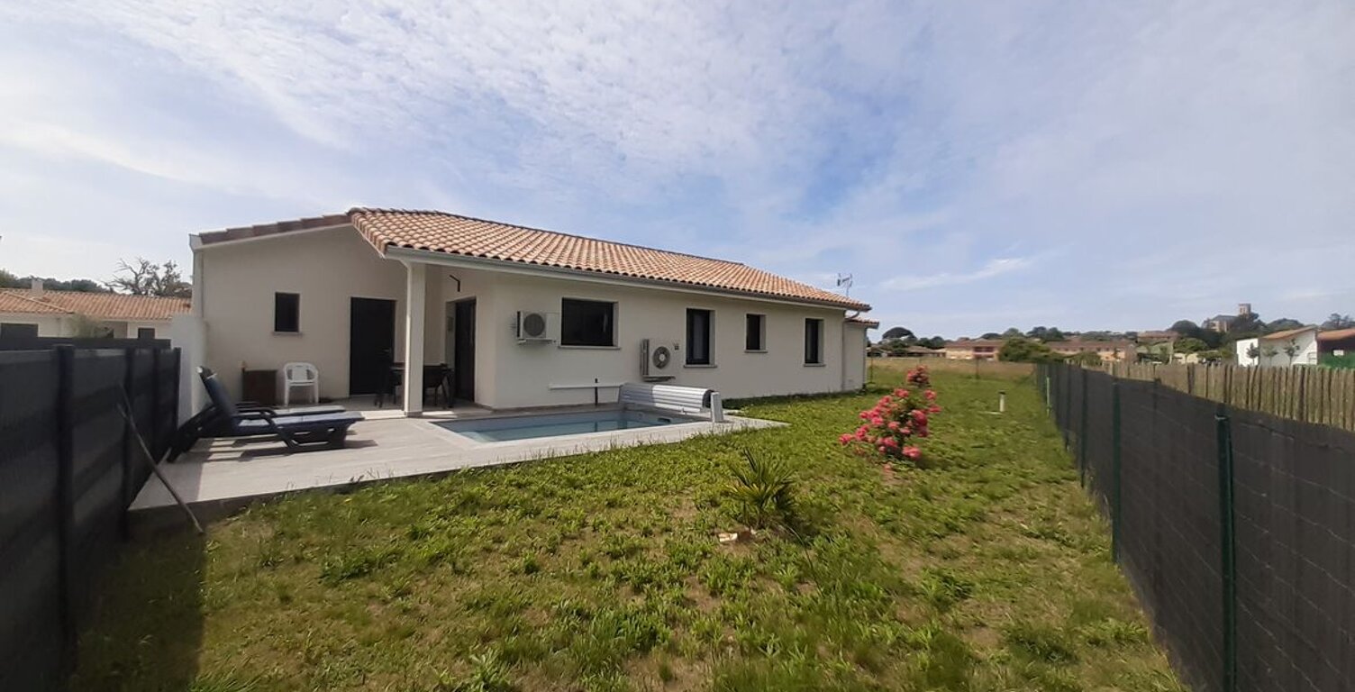 Maison contemporaine avec pisicine — photo 1