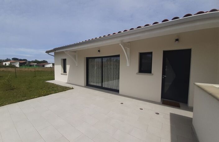 Maison contemporaine avec pisicine — photo 2