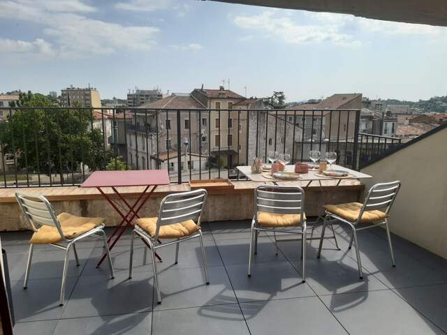 Duplex traversant avec terrasse — photo du bien