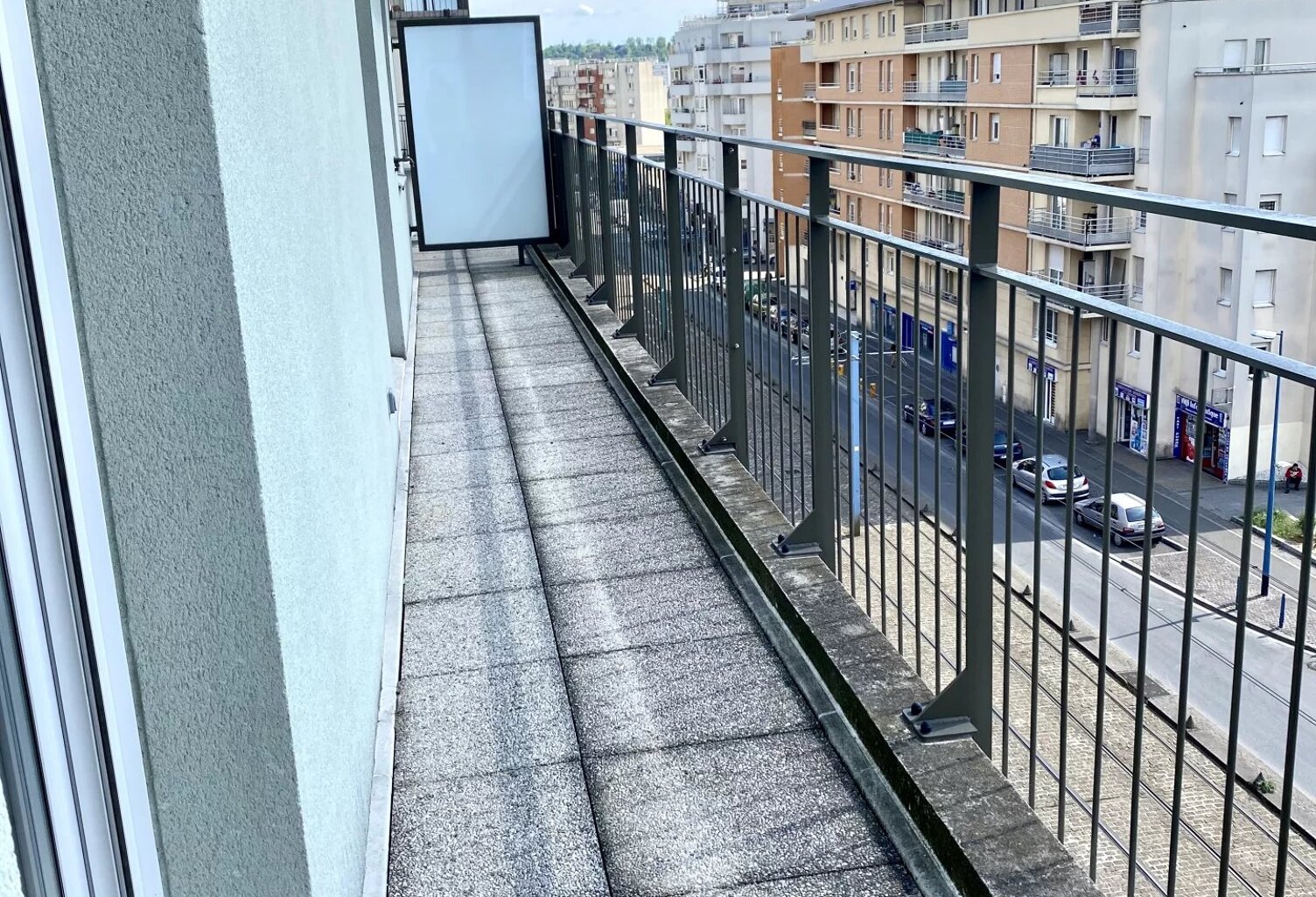 2 Pièces récent en dernier étage avec terrasse de 11.69 m2 — photo 1